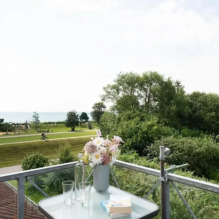 Seeigel Mit Balkon Im Kaiserhof 5 Kellenhusen